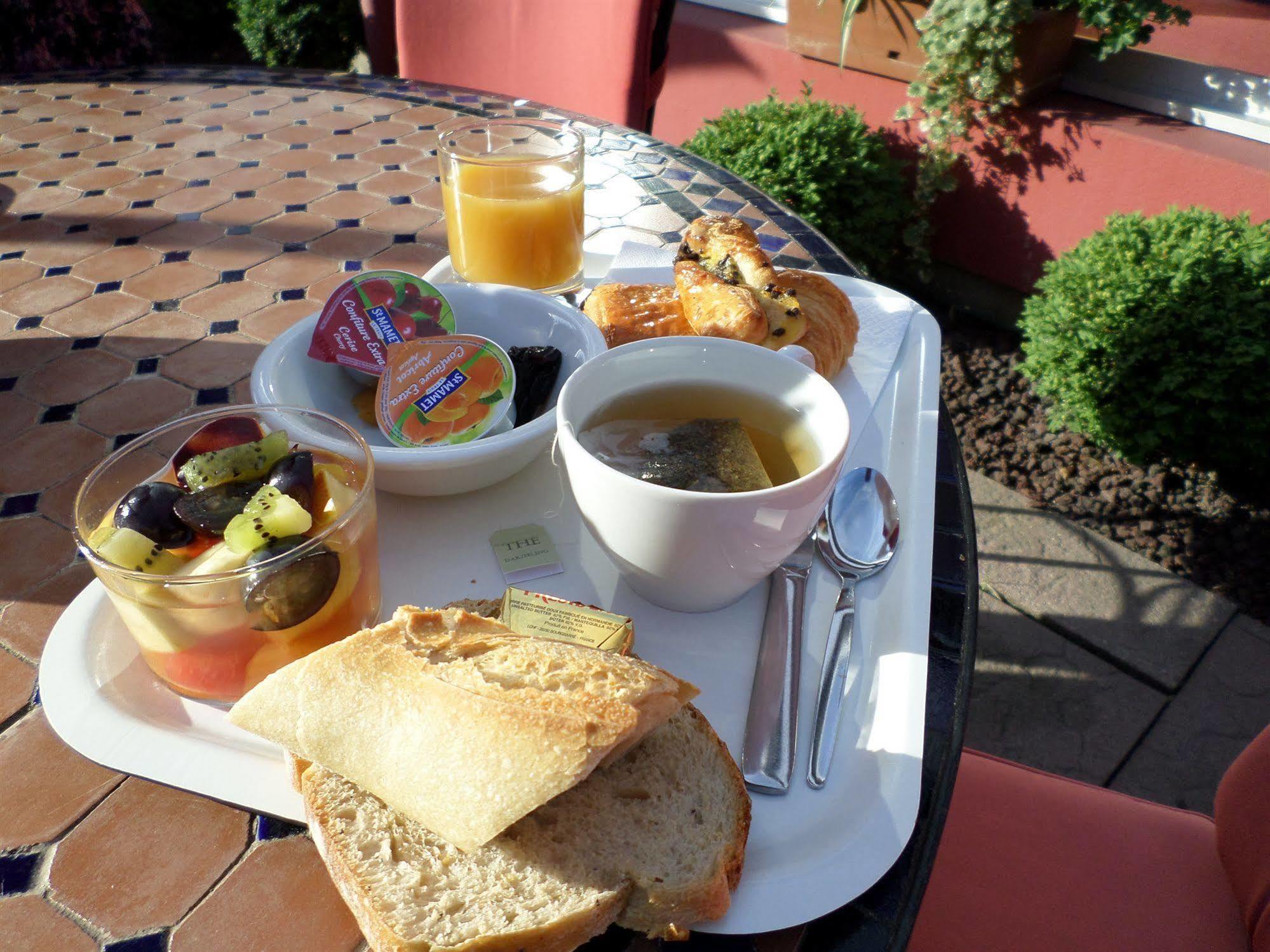 Logis Hotel Atrium Epinal Golbey Chavelot Buitenkant foto